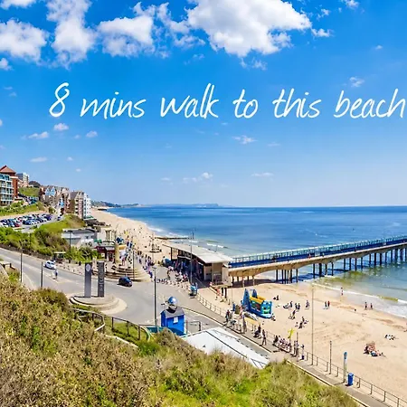 Cozy Two Bedroom Apartment - A Stroll From Gardens To Beach - With Parking And Wifi-3